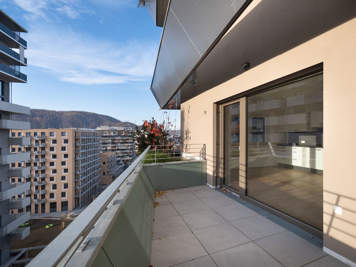 tosons_sast_40301_GreentowerTOP150-2.jpg