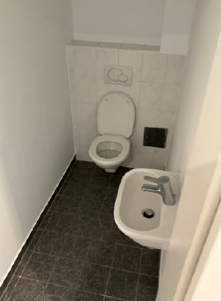 tosons_jeku_1977_WC.JPG